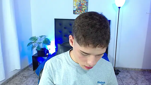 Snapshot of Mattass18 chatting on 02-10-26, 06:34 Mattass18 online show from 02-10-26, 06:34