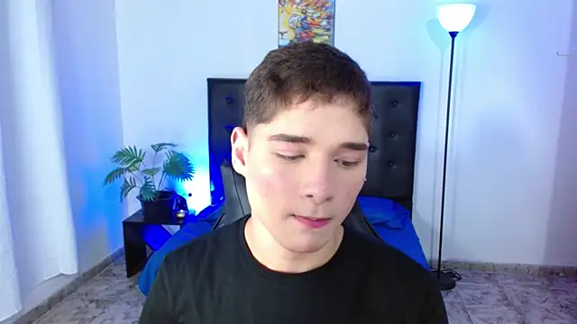 Snapshot of Mattass18 chatting on 02-12-26, 01:17 Mattass18 online show from 02-12-26, 01:17