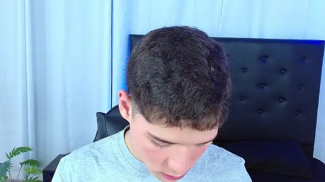 Snapshot of Mattass18 chatting on 03-12-26, 01:28 Mattass18 online show from 03-12-26, 01:28