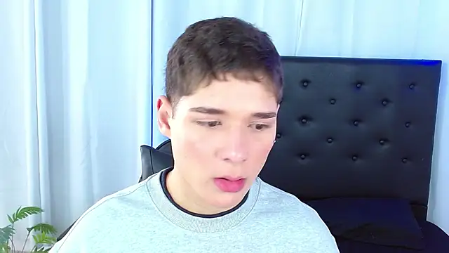 Snapshot of Mattass18 chatting on 03-13-26, 01:29 Mattass18 online show from 03-13-26, 01:29