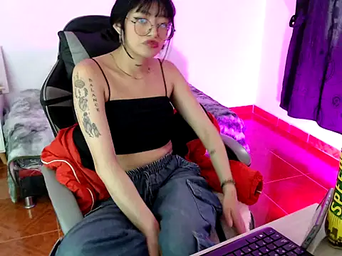 Isabella  666 online show from 11-04-25, 04:06