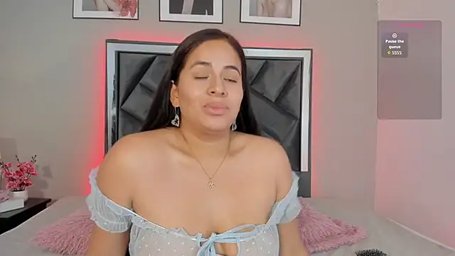 zoe longhair online show from 10-24-25, 06:37