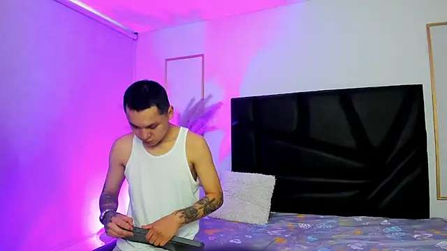 AnnieAndLeandro online show from 12-05-25, 08:27