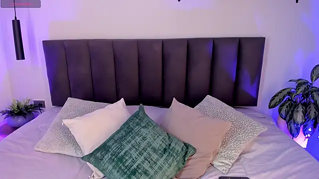 Snapshot of AilanaCortes chatting on 02-21-26, 12:06 AilanaCortes online show from 02-21-26, 12:06