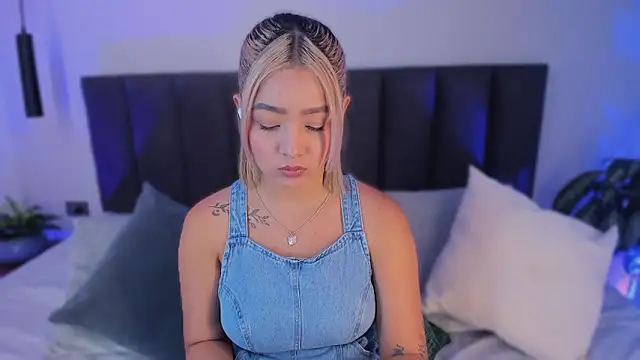 Snapshot of AilanaCortes chatting on 03-02-26, 12:12 AilanaCortes online show from 03-02-26, 12:12