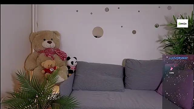 Snapshot of cute_cake chatting on 05-22-26, 09:48 cute cake online show from 05-22-26, 09:48