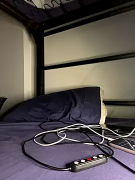 Snapshot of Desireexoxo chatting on 10-16-25, 04:02 Desireexoxo online show from 10-16-25, 04:02