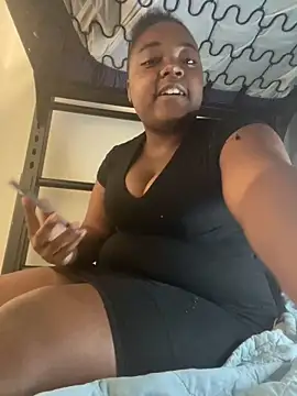 Snapshot of Desireexoxo chatting on 10-16-25, 04:52 Desireexoxo online show from 10-16-25, 04:52