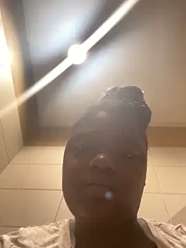 Snapshot of Desireexoxo chatting on 10-25-25, 04:42 Desireexoxo online show from 10-25-25, 04:42