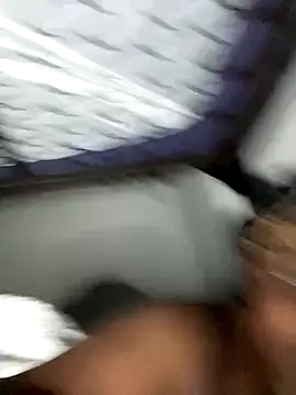 Snapshot of Desireexoxo chatting on 10-27-25, 03:21 Desireexoxo online show from 10-27-25, 03:21