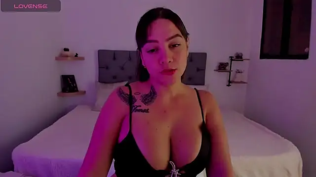 Saraarouusee online show from 02-22-26, 03:51