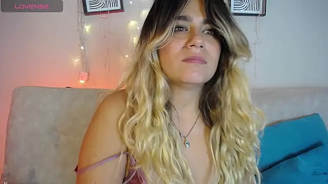 Sweet Bella Valery online show from 04-28-26, 02:27