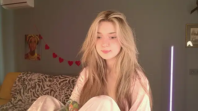 BellaSink online show from 03-08-26, 05:33