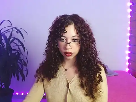 Snapshot of Medussa3033 chatting on 10-18-25, 10:54 Medussa3033 online show from 10-18-25, 10:54