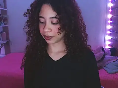 Snapshot of Medussa3033 chatting on 03-11-26, 06:19 Medussa3033 online show from 03-11-26, 06:19