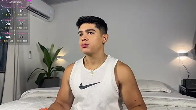 Snapshot of Scott_flintt chatting on 11-16-25, 12:33 Scott flintt online show from 11-16-25, 12:33