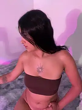 Emilux  online show from 04-06-26, 06:20