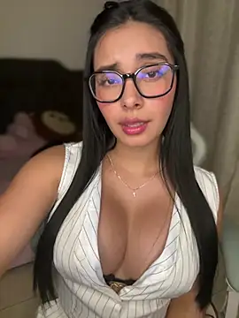 MiaSofia   online show from 04-12-26, 04:28