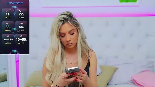 Snapshot of AriannaSins chatting on 12-29-24, 11:18 AriannaSins online show from 12-29-24, 11:18