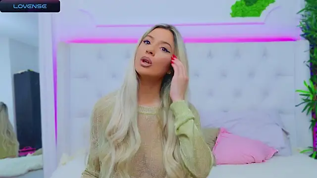 Snapshot of AriannaSins chatting on 12-30-24, 07:42 AriannaSins online show from 12-30-24, 07:42