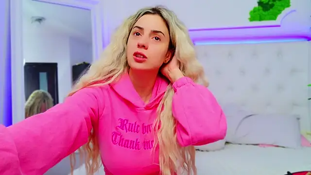 Snapshot of AriannaSins chatting on 01-08-25, 01:09 AriannaSins online show from 01-08-25, 01:09