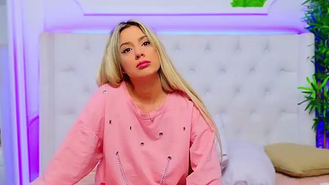 Snapshot of AriannaSins chatting on 01-13-25, 07:53 AriannaSins online show from 01-13-25, 07:53