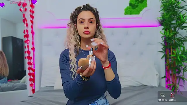 Snapshot of AriannaSins chatting on 03-13-25, 01:18 AriannaSins online show from 03-13-25, 01:18