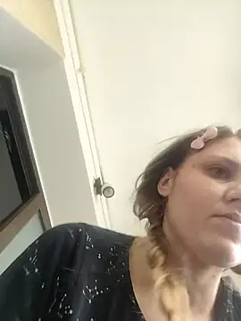 SandyCassie online show from 04-21-26, 06:31