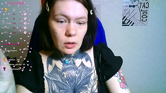 Snapshot of The_ICE_OWL chatting on 10-30-25, 10:27 The ICE OWL online show from 10-30-25, 10:27