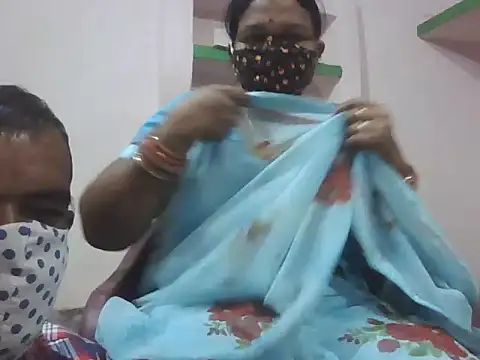 Snapshot of Divyad chatting on 11-15-25, 09:39 Divyad online show from 11-15-25, 09:39