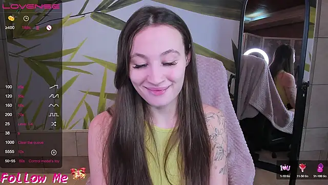 honeybuns lizzy online show from 11-21-25, 12:32