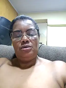 Snapshot of Pessoa54 chatting on 11-19-25, 12:43 Pessoa54 online show from 11-19-25, 12:43