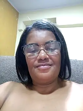 Snapshot of Pessoa54 chatting on 11-30-25, 01:42 Pessoa54 online show from 11-30-25, 01:42