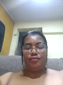 Snapshot of Pessoa54 chatting on 12-18-25, 03:56 Pessoa54 online show from 12-18-25, 03:56