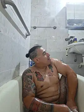 Snapshot of Rueditasss chatting on 01-14-26, 03:12 Rueditasss online show from 01-14-26, 03:12