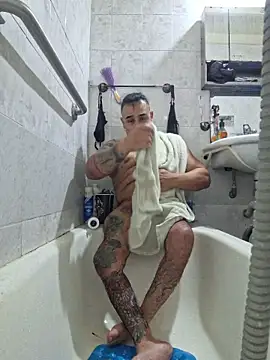 Snapshot of Rueditasss chatting on 03-04-26, 02:28 Rueditasss online show from 03-04-26, 02:28