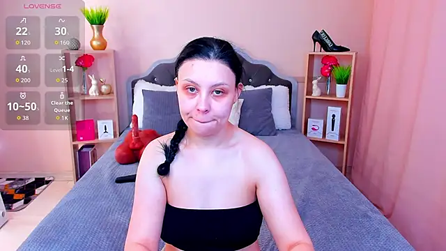 Snapshot of ChloeBrut chatting on 11-05-25, 12:43 ChloeBrut online show from 11-05-25, 12:43