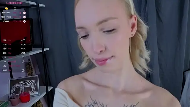 Grace Glend online show from 11-20-25, 03:45