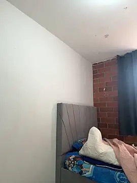 valentina herrrera online show from 10-23-25, 02:27