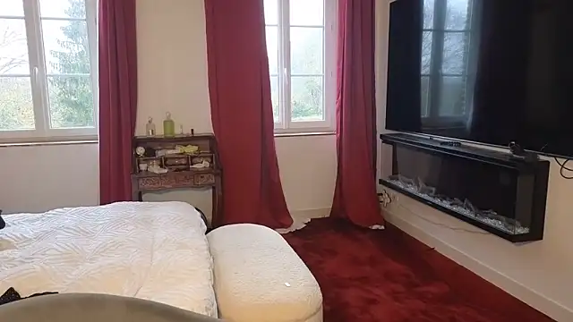 Snapshot of Lailawick chatting on 11-15-25, 02:57 Lailawick online show from 11-15-25, 02:57