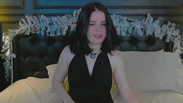 Snapshot of AliceLune chatting on 12-21-25, 02:02 AliceLune online show from 12-21-25, 02:02