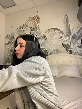 Snapshot of AliceLune chatting on 02-04-26, 12:22 AliceLune online show from 02-04-26, 12:22