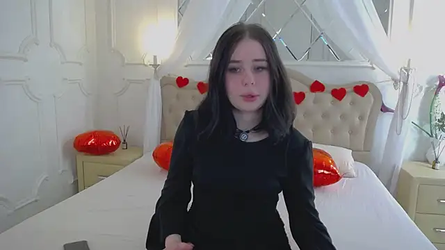 Snapshot of AliceLune chatting on 02-16-26, 12:45 AliceLune online show from 02-16-26, 12:45