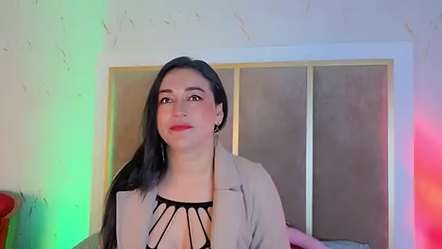 Snapshot of Elizabeth_bennett_6 chatting on 11-05-25, 11:54 Elizabeth bennett 6 online show from 11-05-25, 11:54