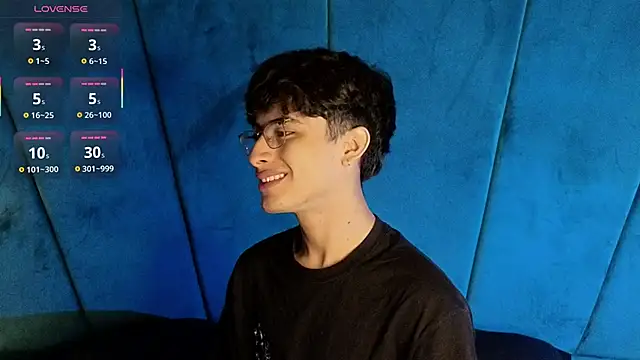 Aaron Eze online show from 10-24-25, 10:28