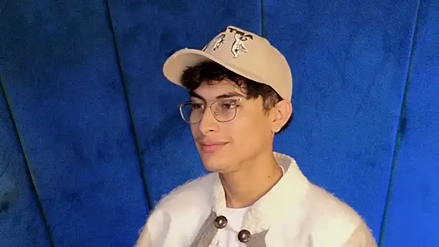 Aaron Eze online show from 10-26-25, 08:48