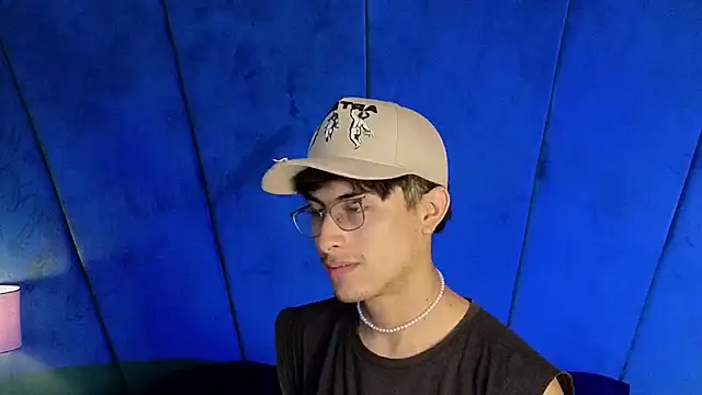 Aaron Eze online show from 10-28-25, 09:28