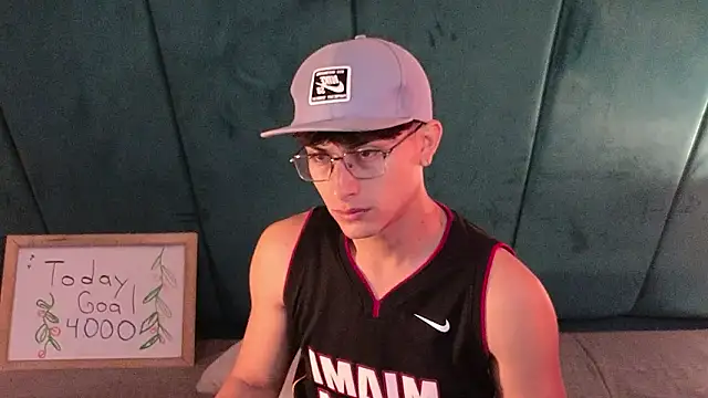 Aaron Eze online show from 03-08-26, 12:09