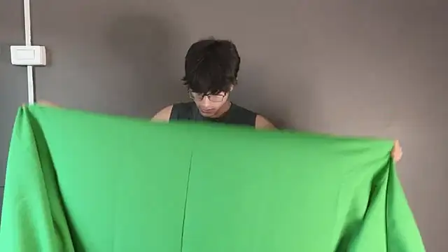 Aaron Eze online show from 04-18-26, 09:48