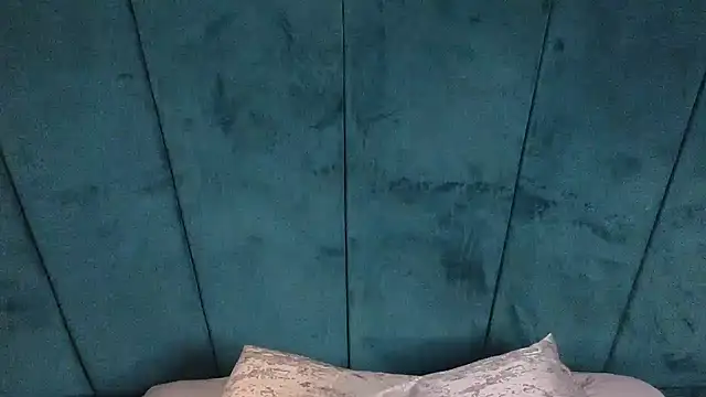 Aaron Eze online show from 04-29-26, 01:21